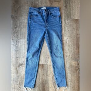 Madewell 10” High Rise Skinny Jeans Size 27 Medium Wash Raw Hem Stretch Denim